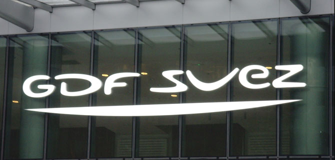 lettres néon enseigne lumineuse Louis Vuitton